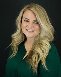 Lindsy Prows Headshot 